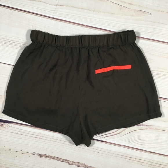 ZARA Olive Green Shorts Size Small - Picture 4 of 4